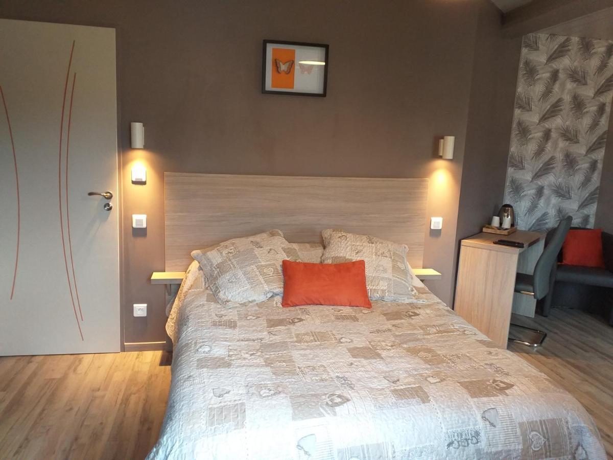 Au Petit Bonheur Bed & Breakfast Saint-Martin-du-Frene ภายนอก รูปภาพ