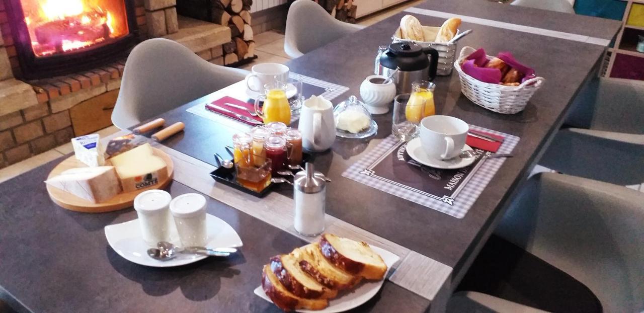 Au Petit Bonheur Bed & Breakfast Saint-Martin-du-Frene ภายนอก รูปภาพ