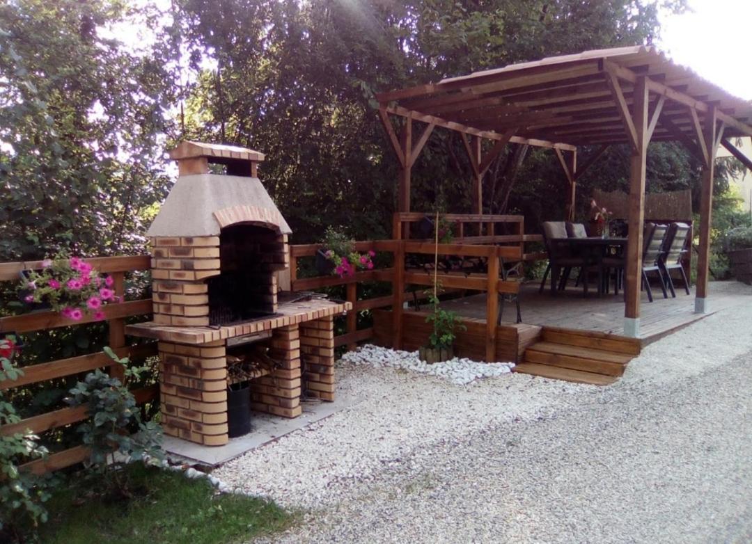 Au Petit Bonheur Bed & Breakfast Saint-Martin-du-Frene ภายนอก รูปภาพ